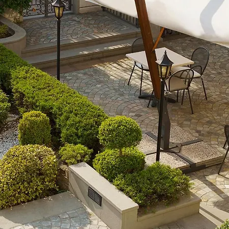 Hotel Bes Zoia 4*