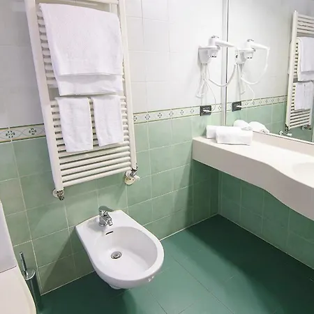 Hotel Bes Zoia 4*